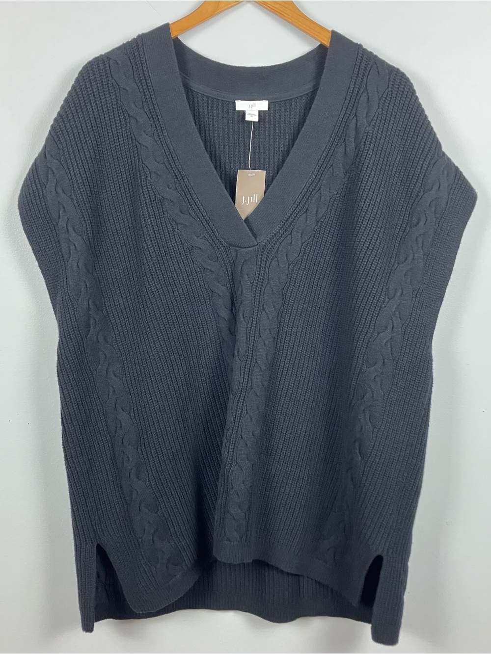 J.Jill Cable Knit V-Neck Sweater Vest Women’s XL Black Side Slits NWT Cozy